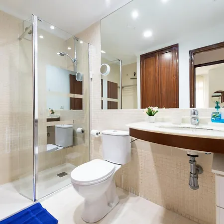 2br Centric Flat 5 Min Walk To Las Canteras Beach *