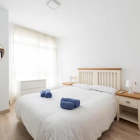 2br Centric Flat 5 Min Walk To Las Canteras Beach *
