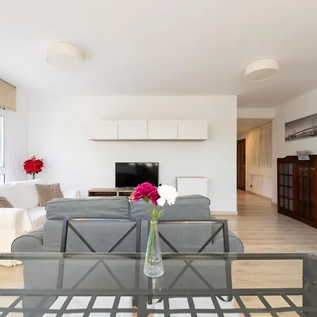 Apartment 2br Centric Flat 5 Min Walk To Las Canteras Beach *